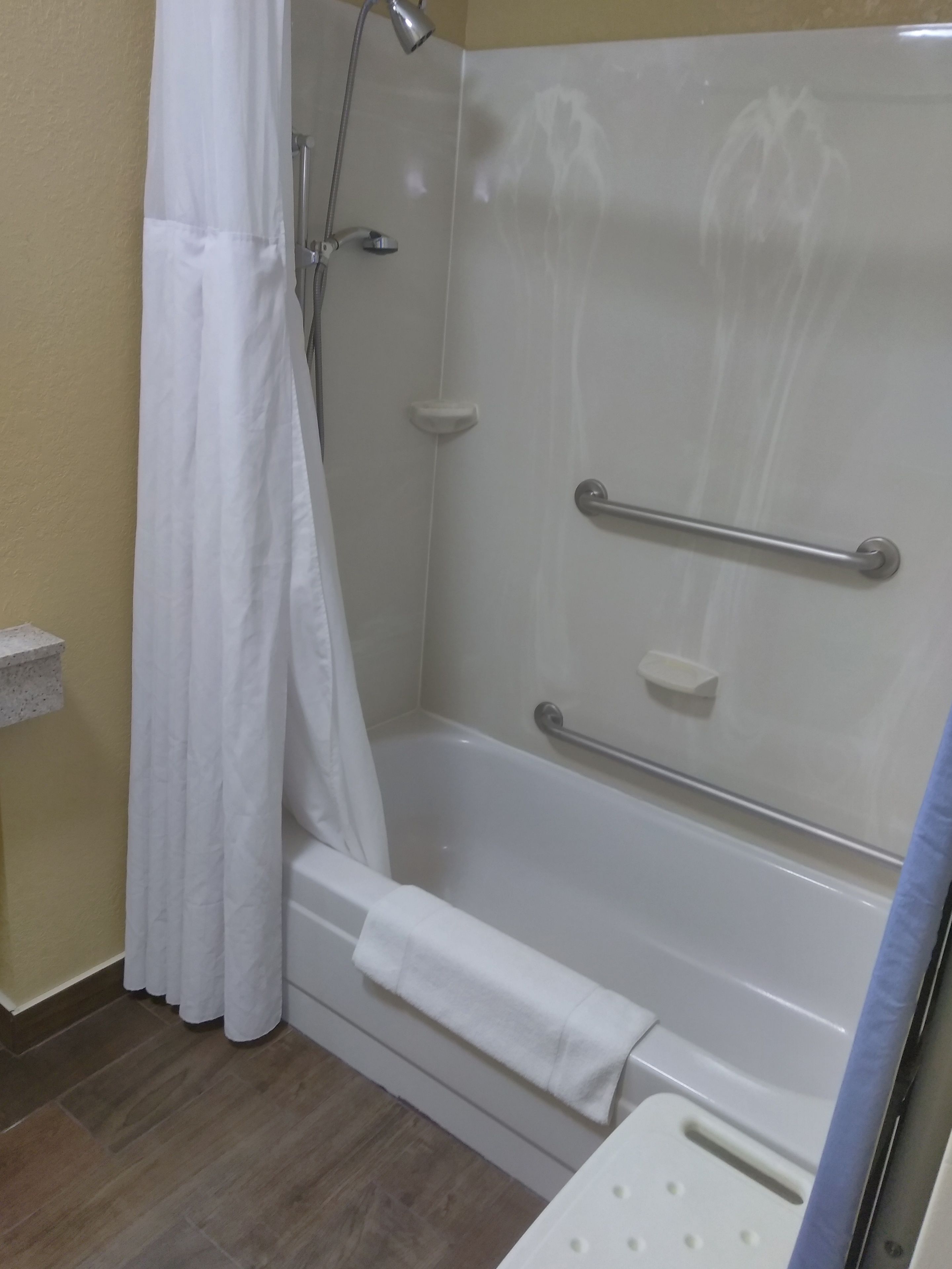 Baymont Inn & Suites Madison Heights Detroit Area