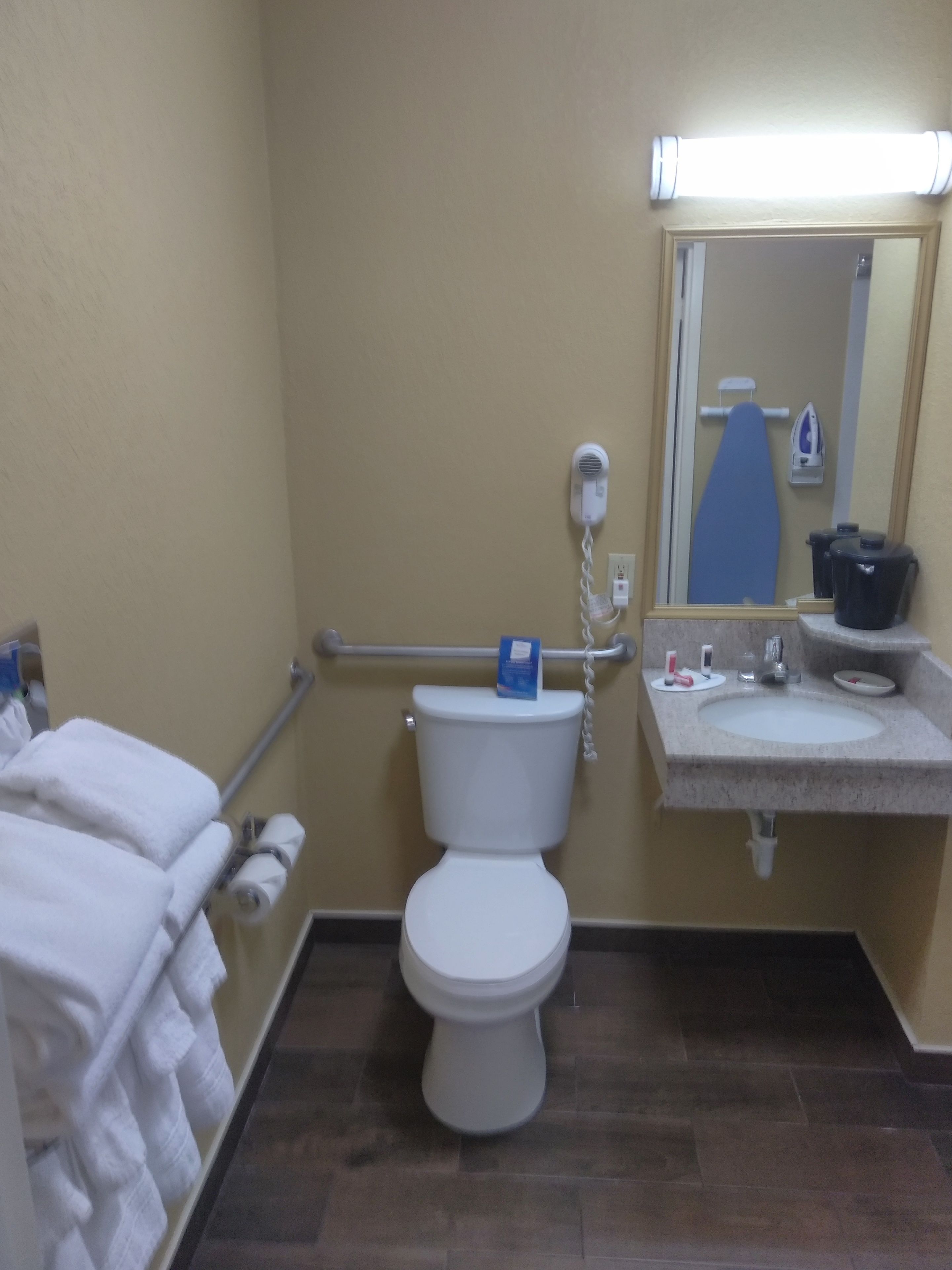 Baymont Inn & Suites Madison Heights Detroit Area