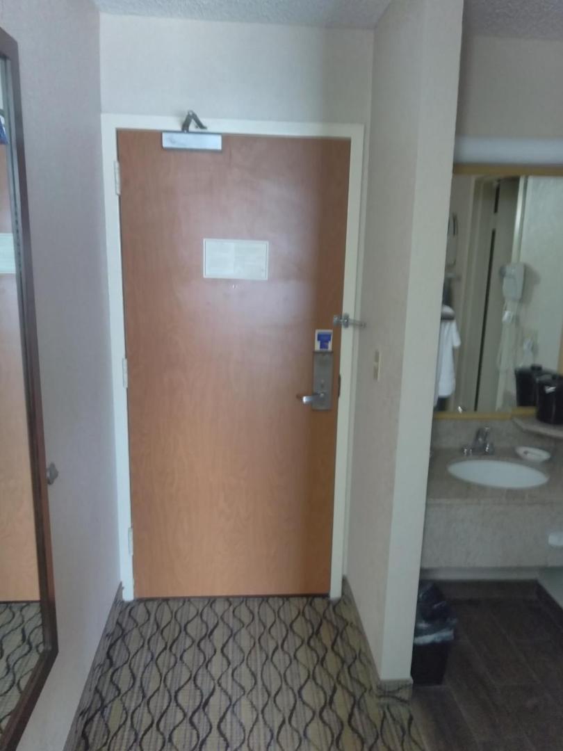Baymont Inn & Suites Madison Heights Detroit Area