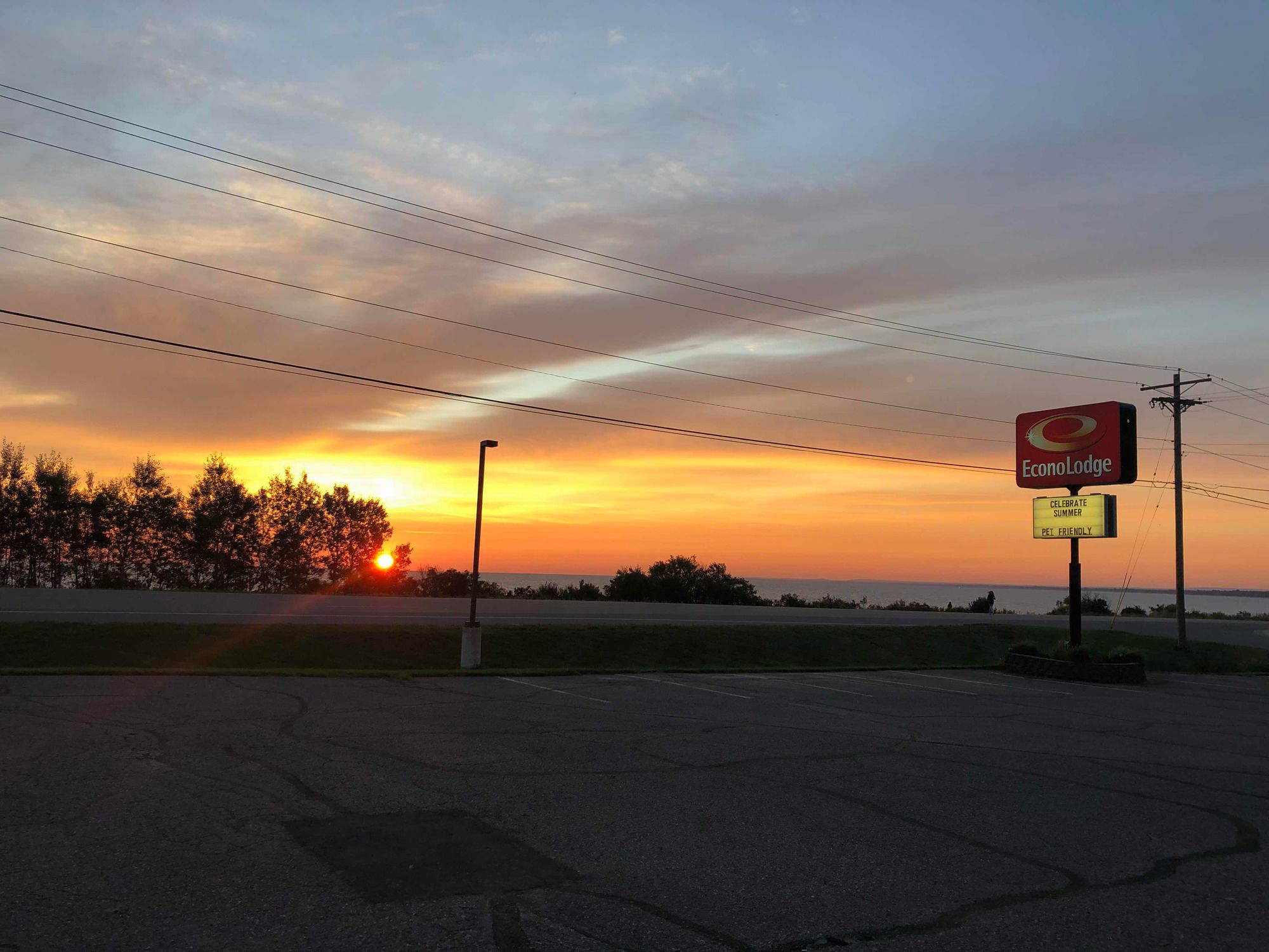 Econo Lodge Lakeside