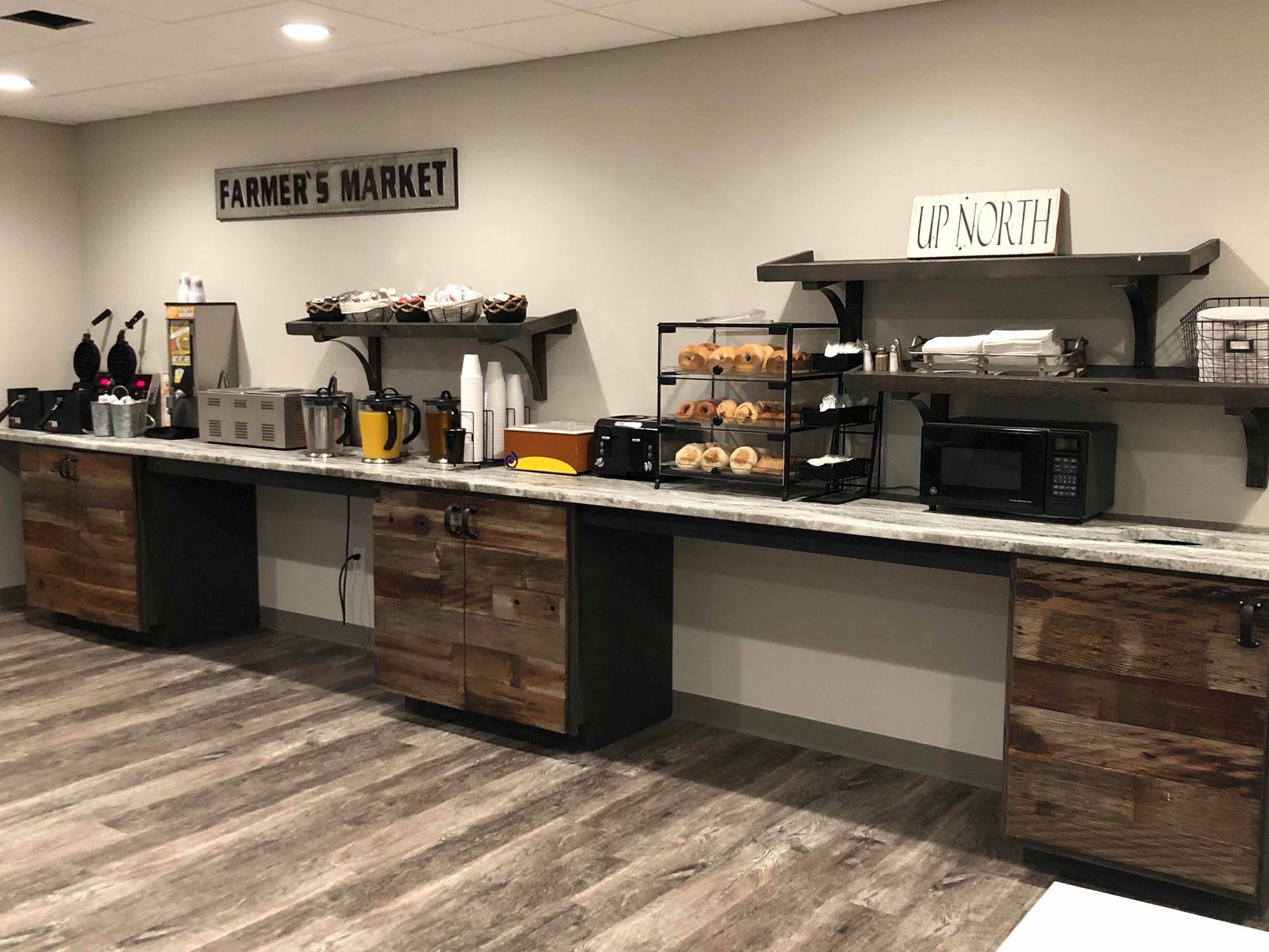 Econo Lodge Lakeside