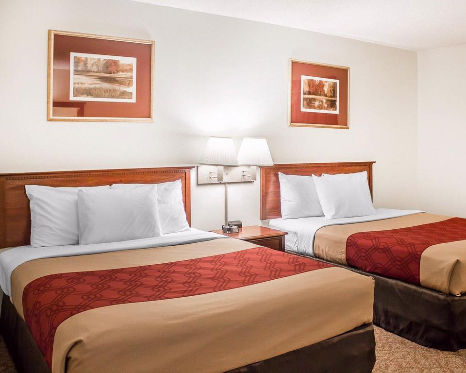 Econo Lodge On The Bay