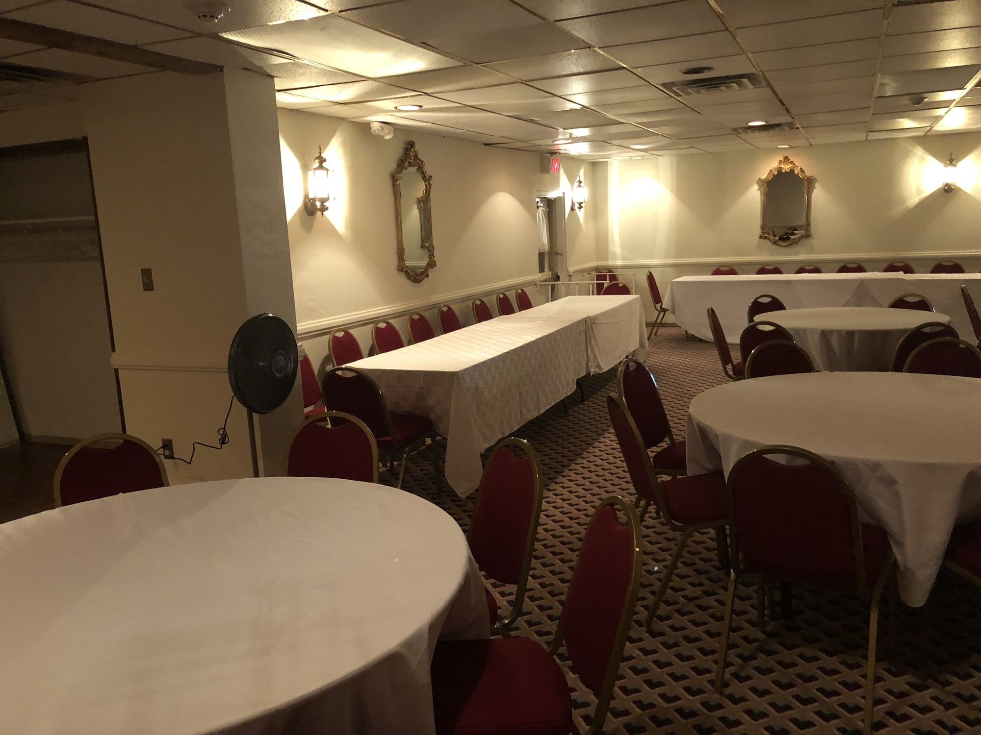 A Victory Inn & Suites - Muskegon
