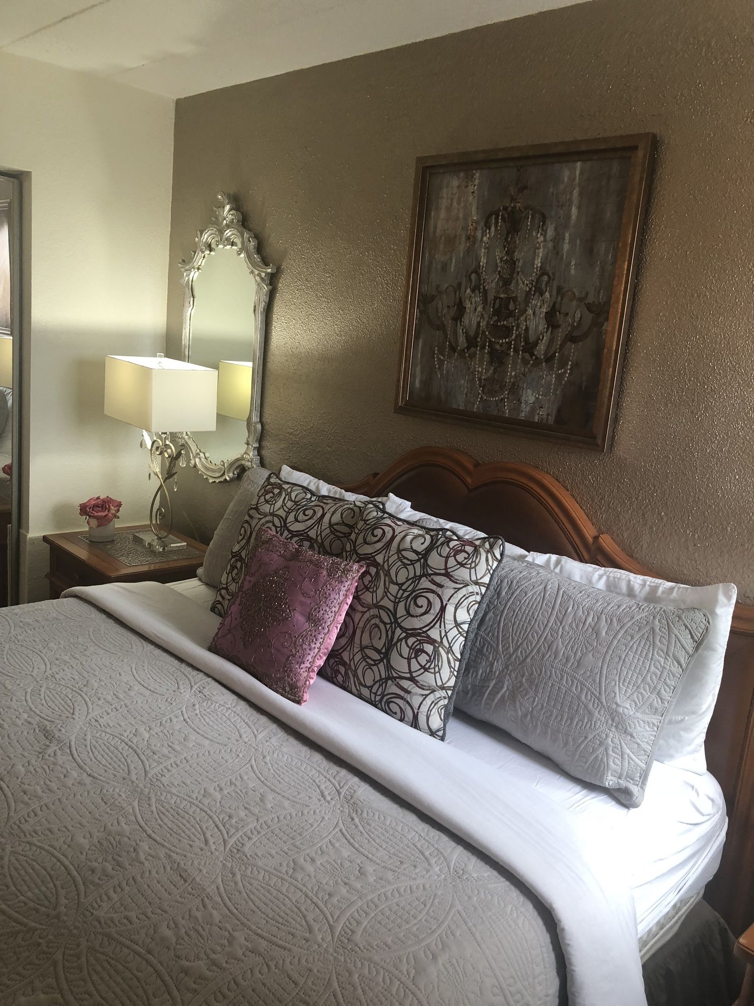 A Victory Inn & Suites - Muskegon