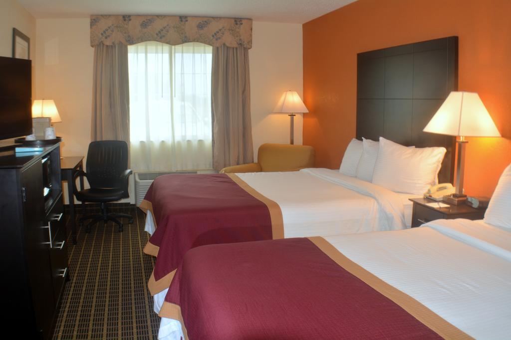 Baymont by Wyndham Muskegon