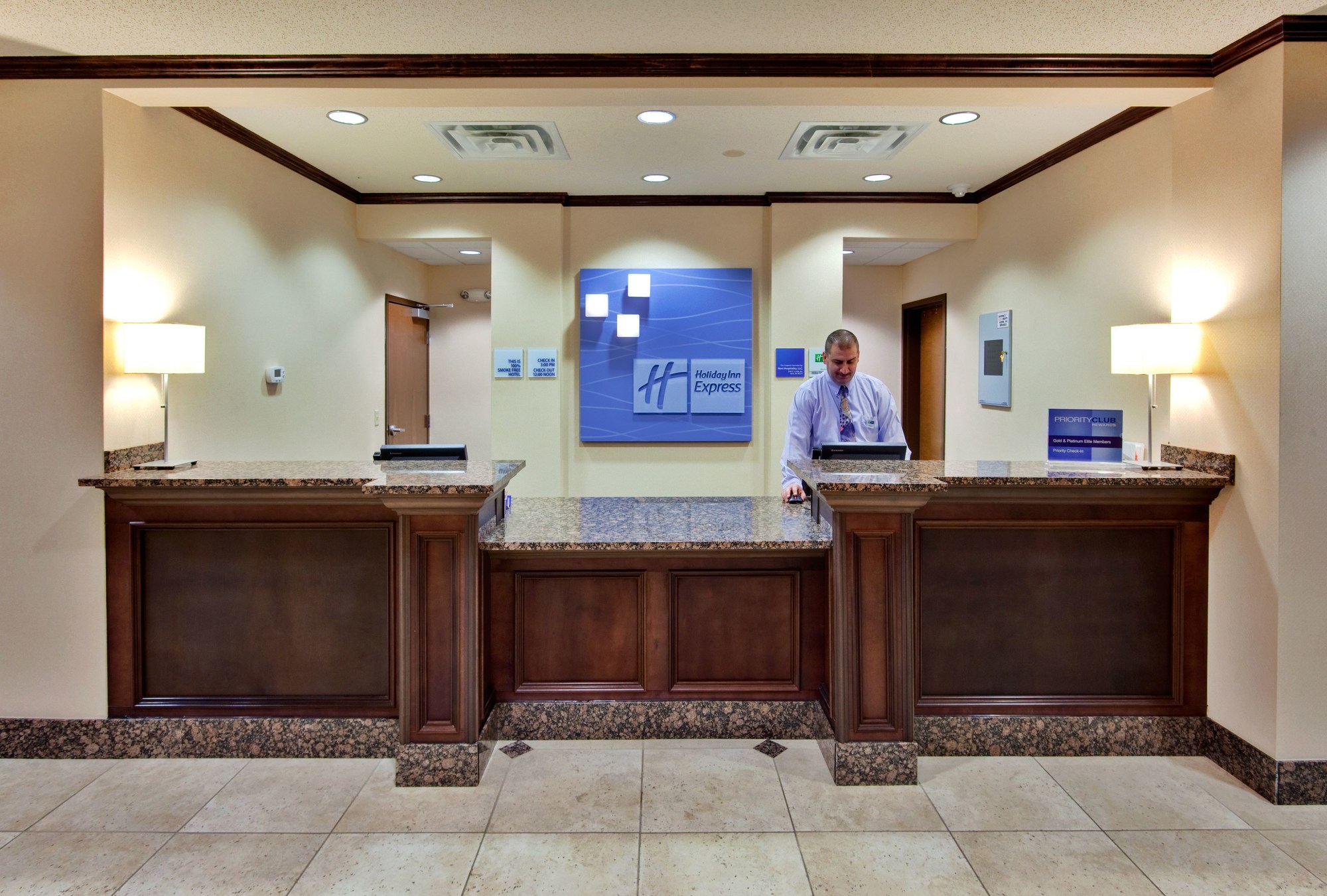 Holiday Inn Express & Suites Detroit-Novi