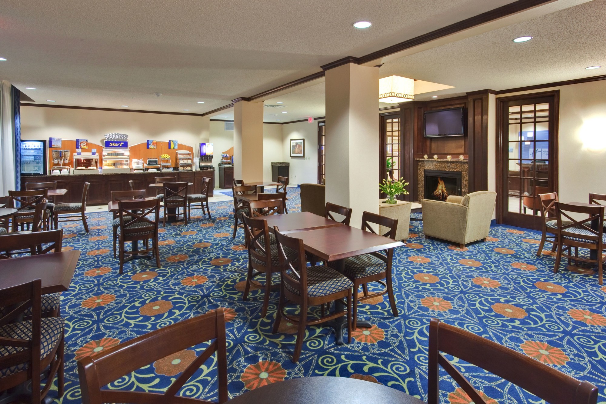Holiday Inn Express & Suites Detroit-Novi