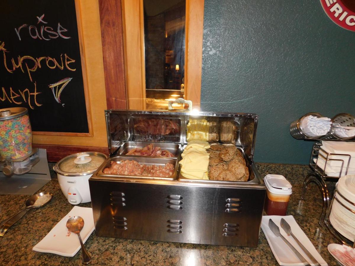 AmericInn by Wyndham Oscoda Near AuSable River