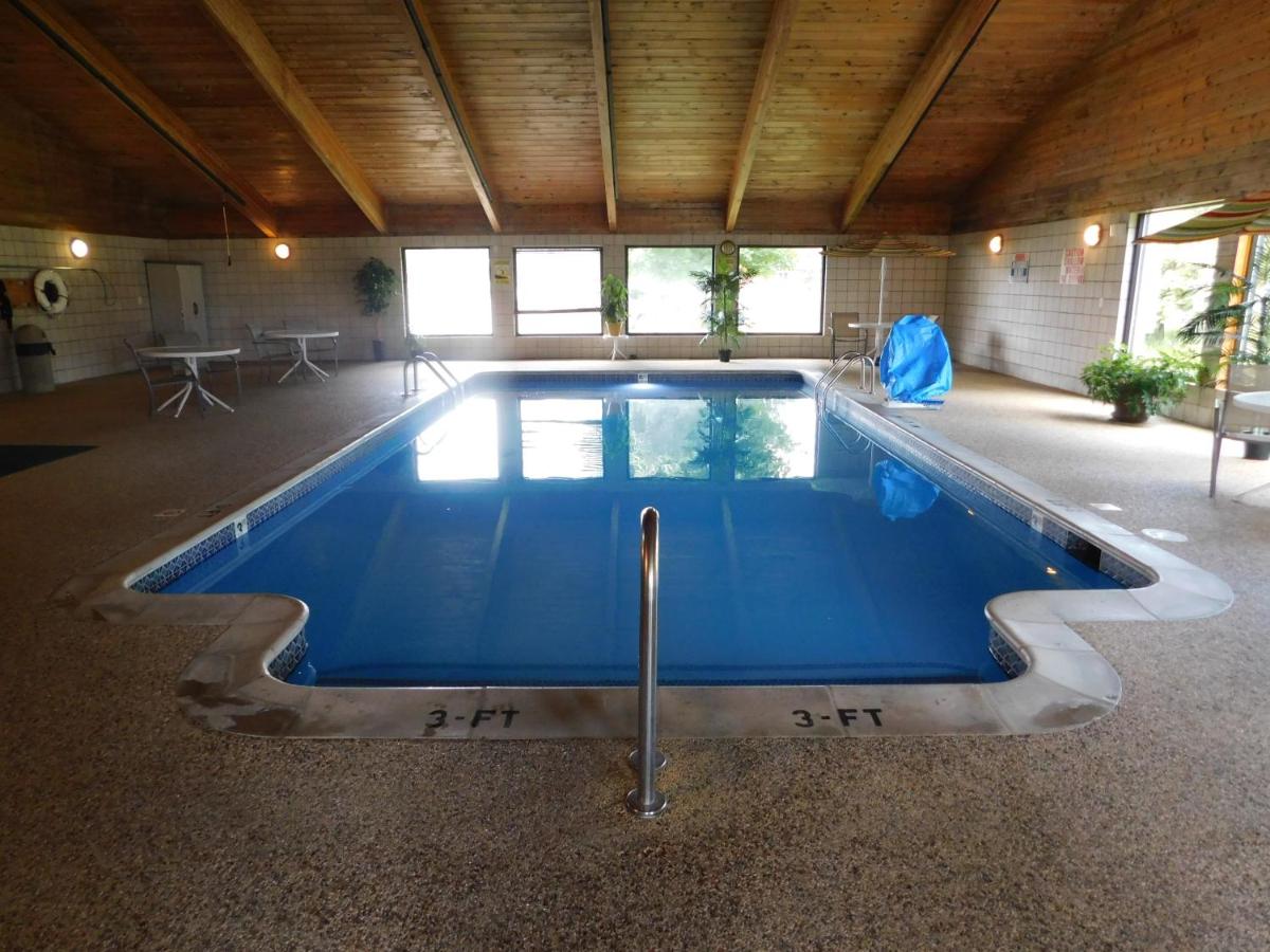 AmericInn by Wyndham Oscoda Near AuSable River