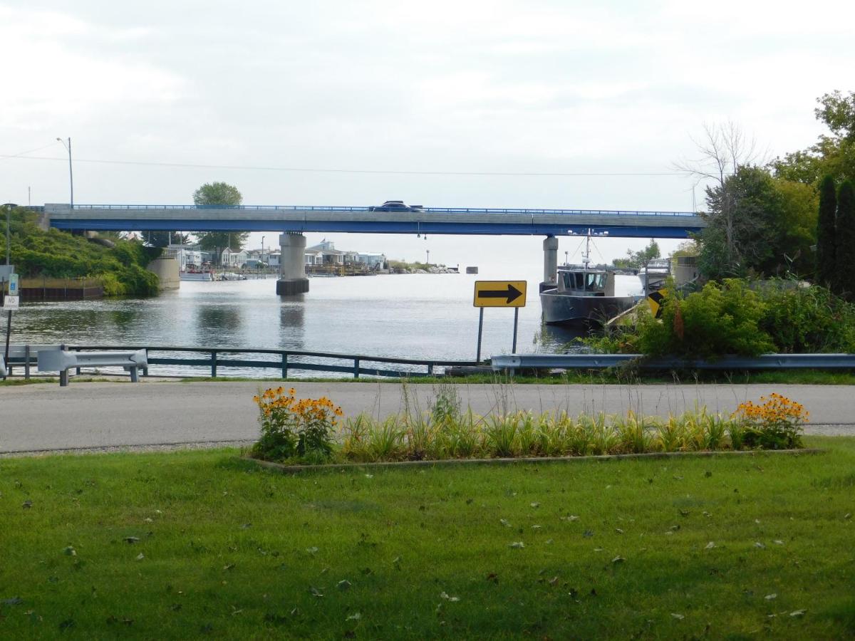 AmericInn by Wyndham Oscoda Near AuSable River