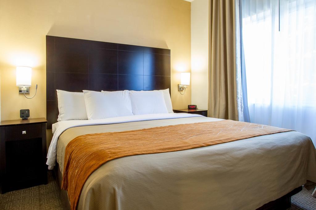 Comfort Inn & Suites