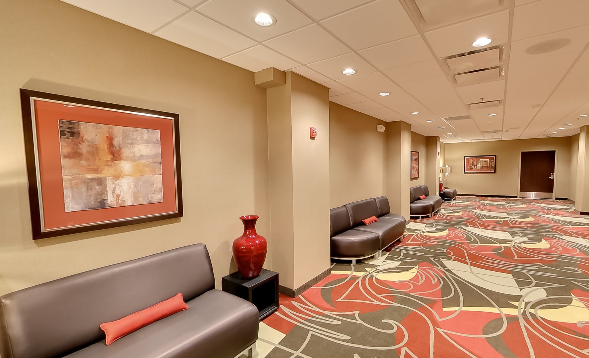 Holiday Inn Express & Suites Plymouth Ann Arbor Area