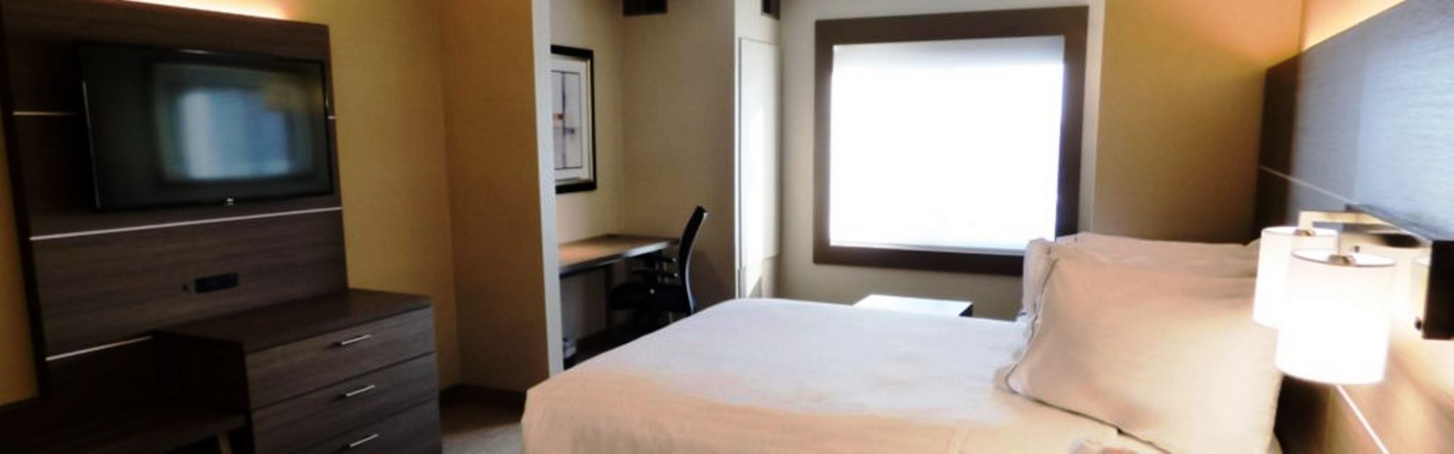 Holiday Inn Express & Suites Plymouth Ann Arbor Area