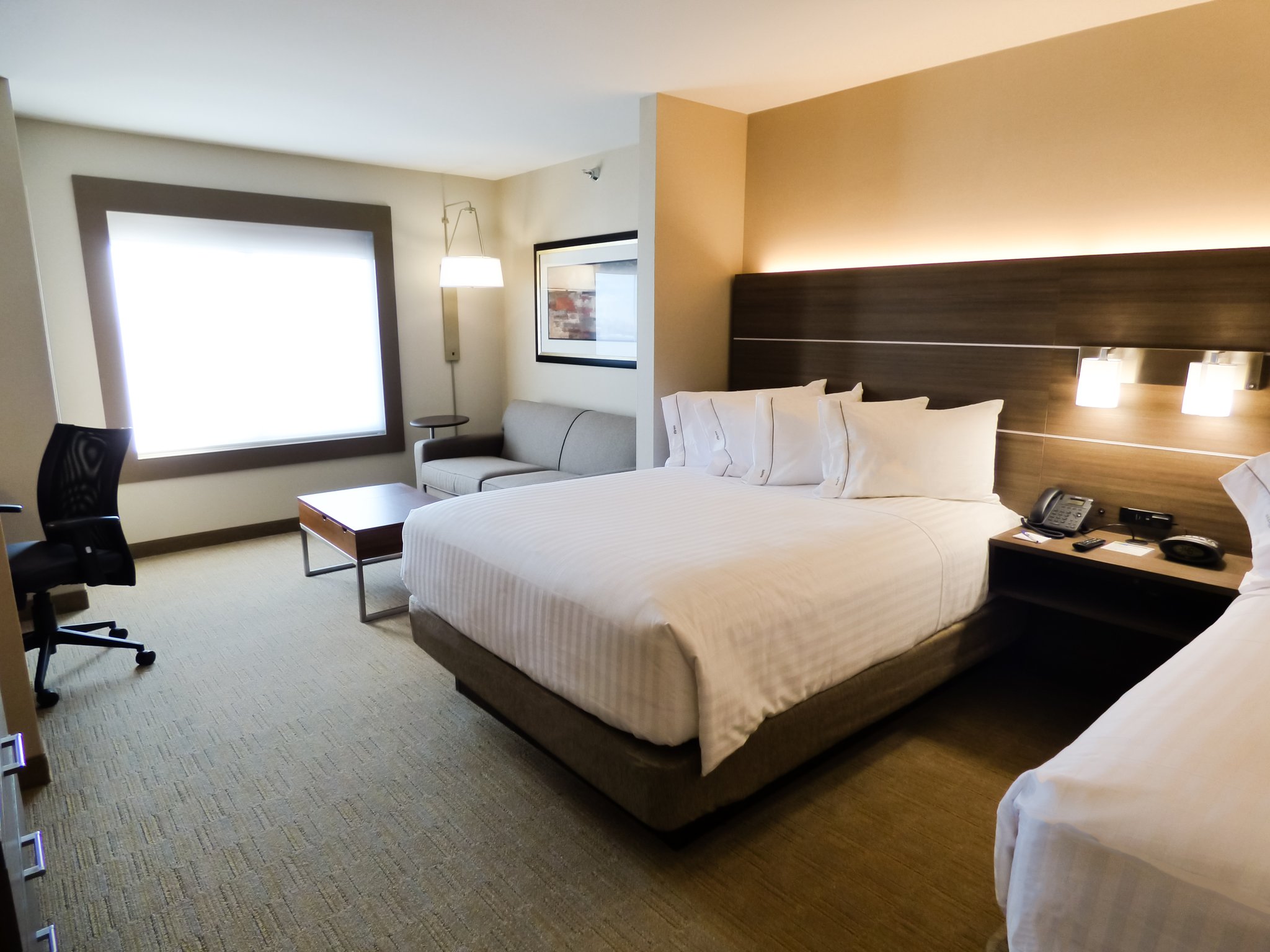 Holiday Inn Express & Suites Plymouth Ann Arbor Area