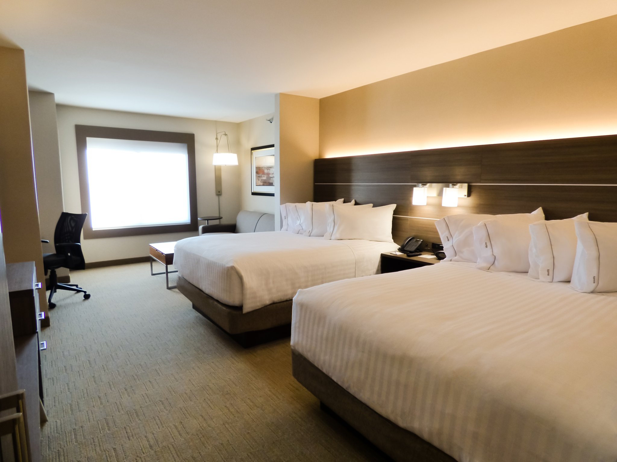 Holiday Inn Express & Suites Plymouth Ann Arbor Area