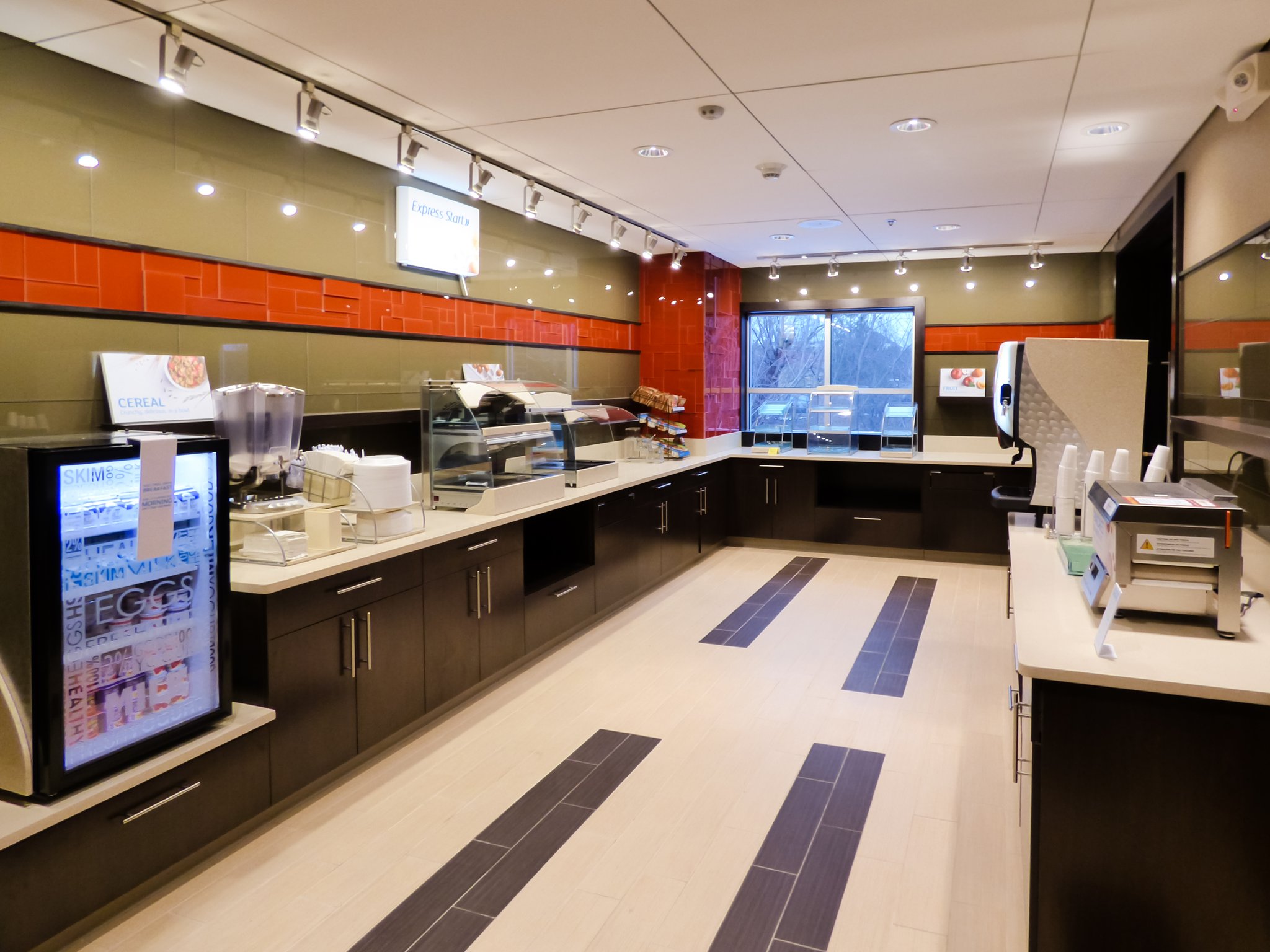 Holiday Inn Express & Suites Plymouth Ann Arbor Area