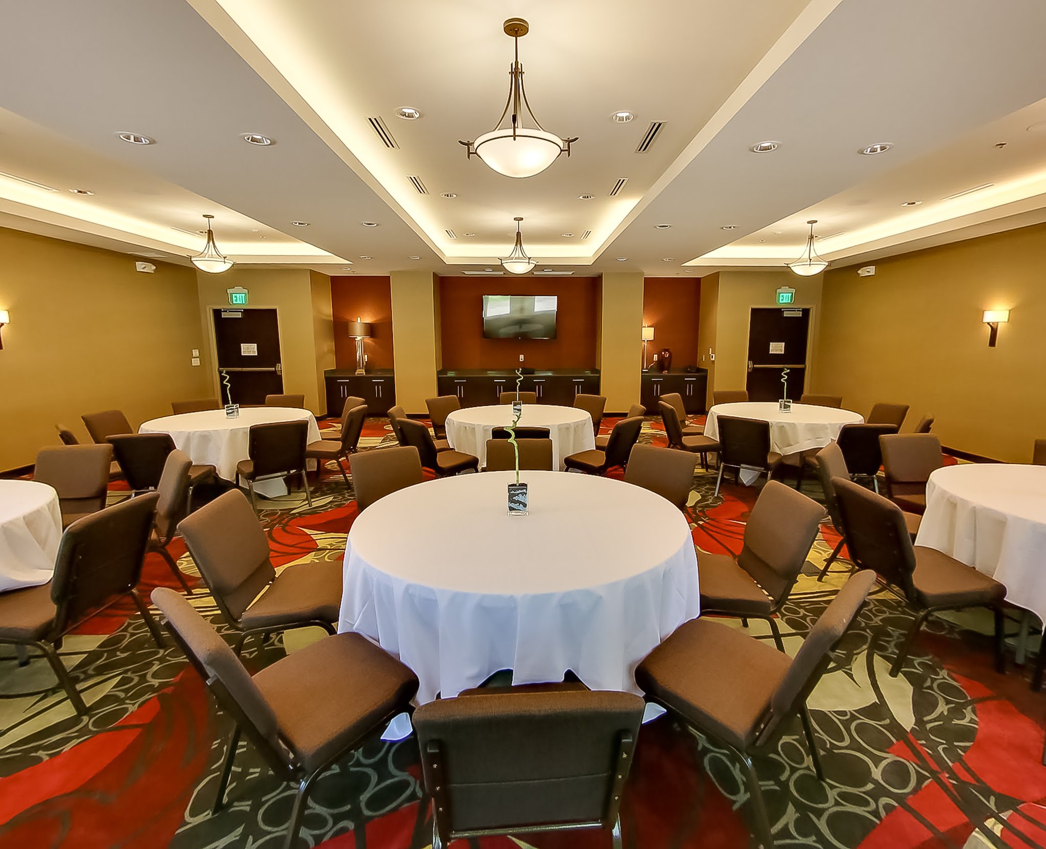 Holiday Inn Express & Suites Plymouth Ann Arbor Area