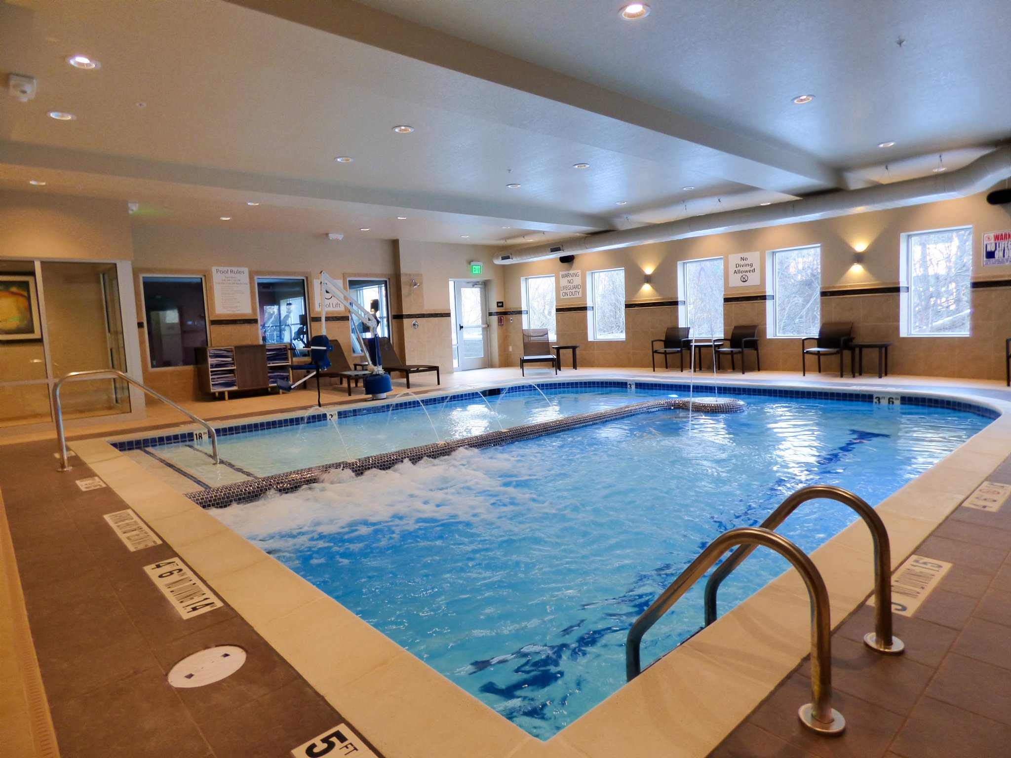 Holiday Inn Express & Suites Plymouth Ann Arbor Area