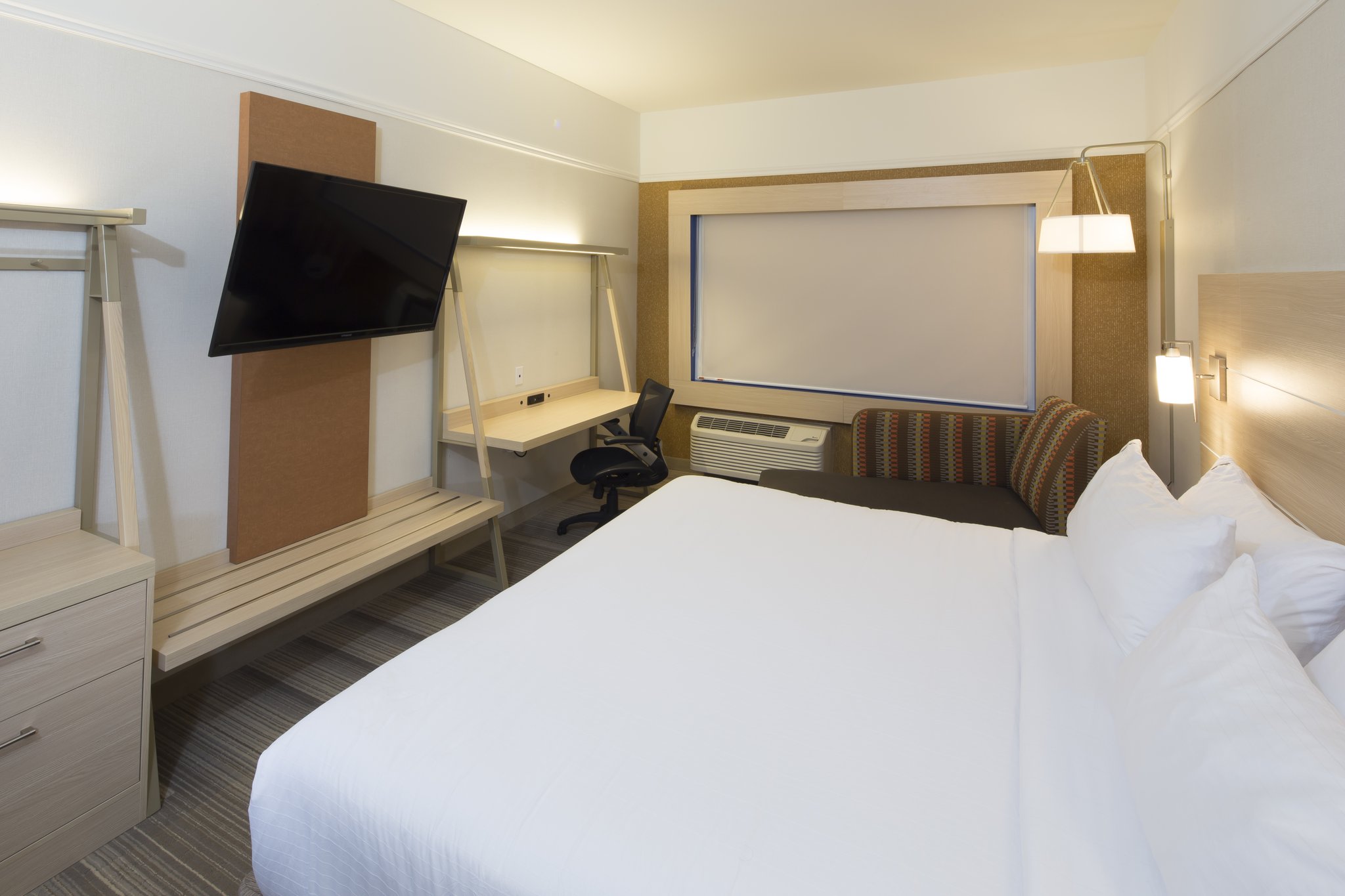 Holiday Inn Express & Suites Rochester Hills - Detroit Area