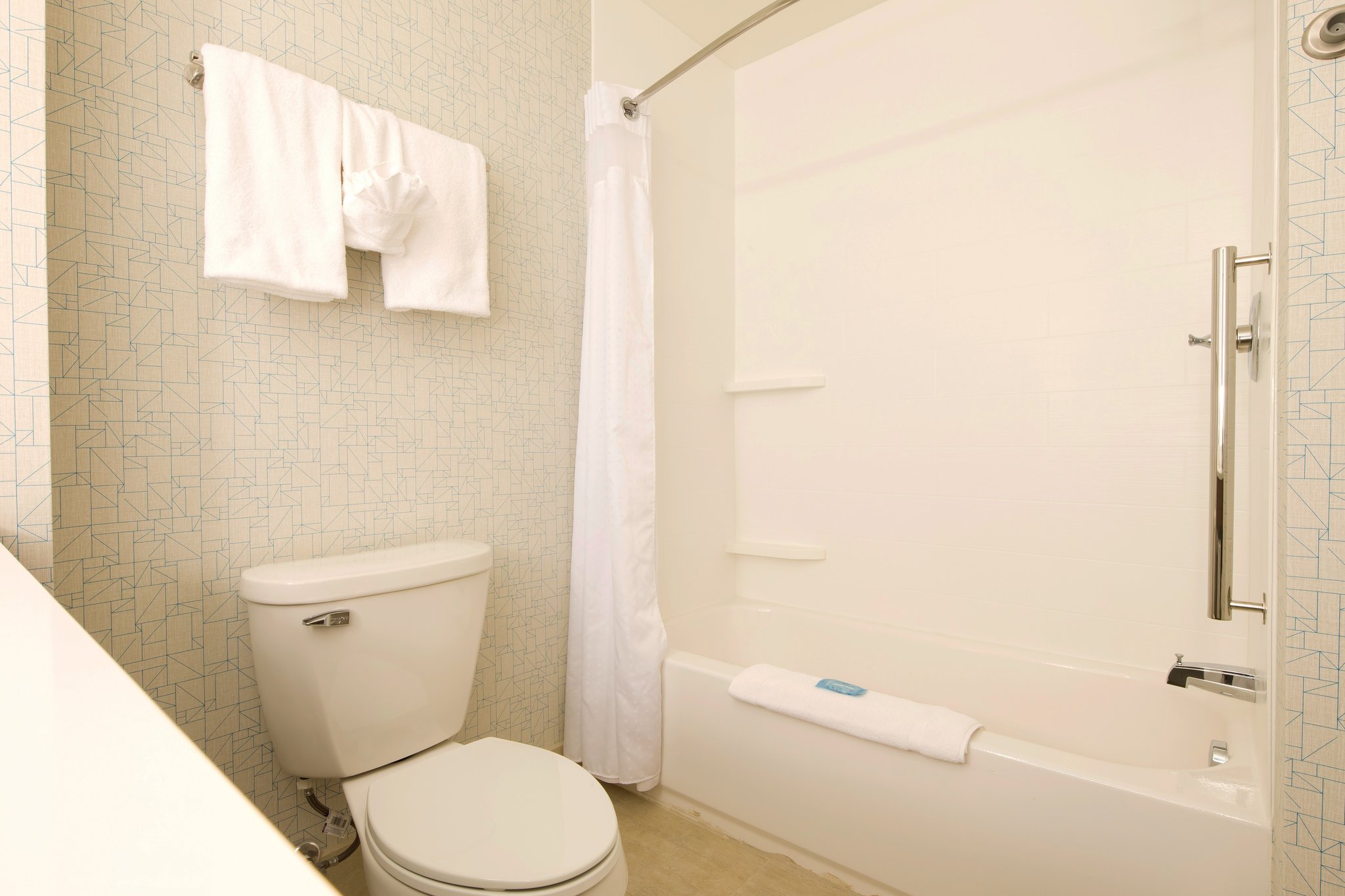 Holiday Inn Express & Suites Rochester Hills - Detroit Area