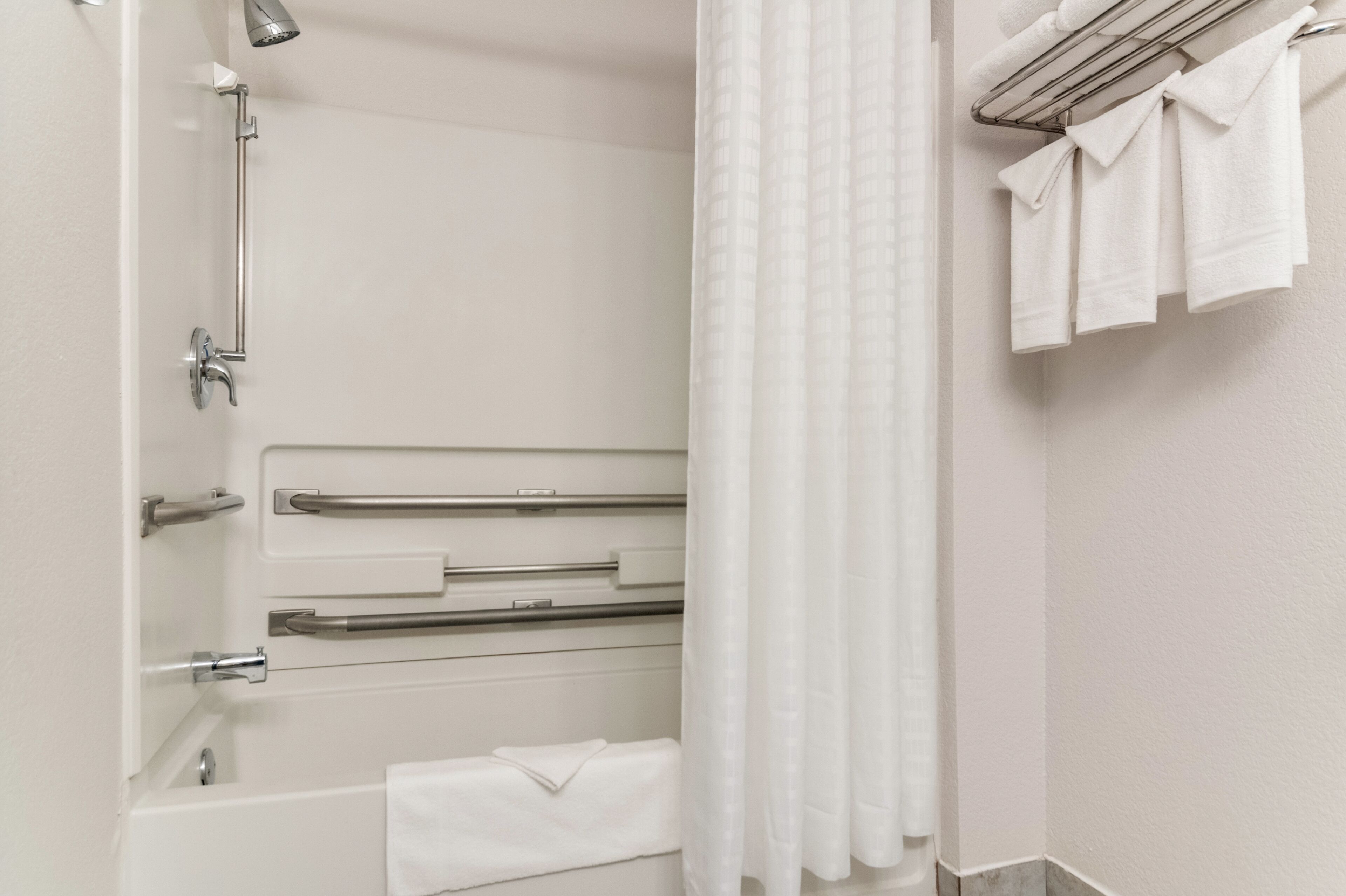 American Inn & Suites Romulus DTW