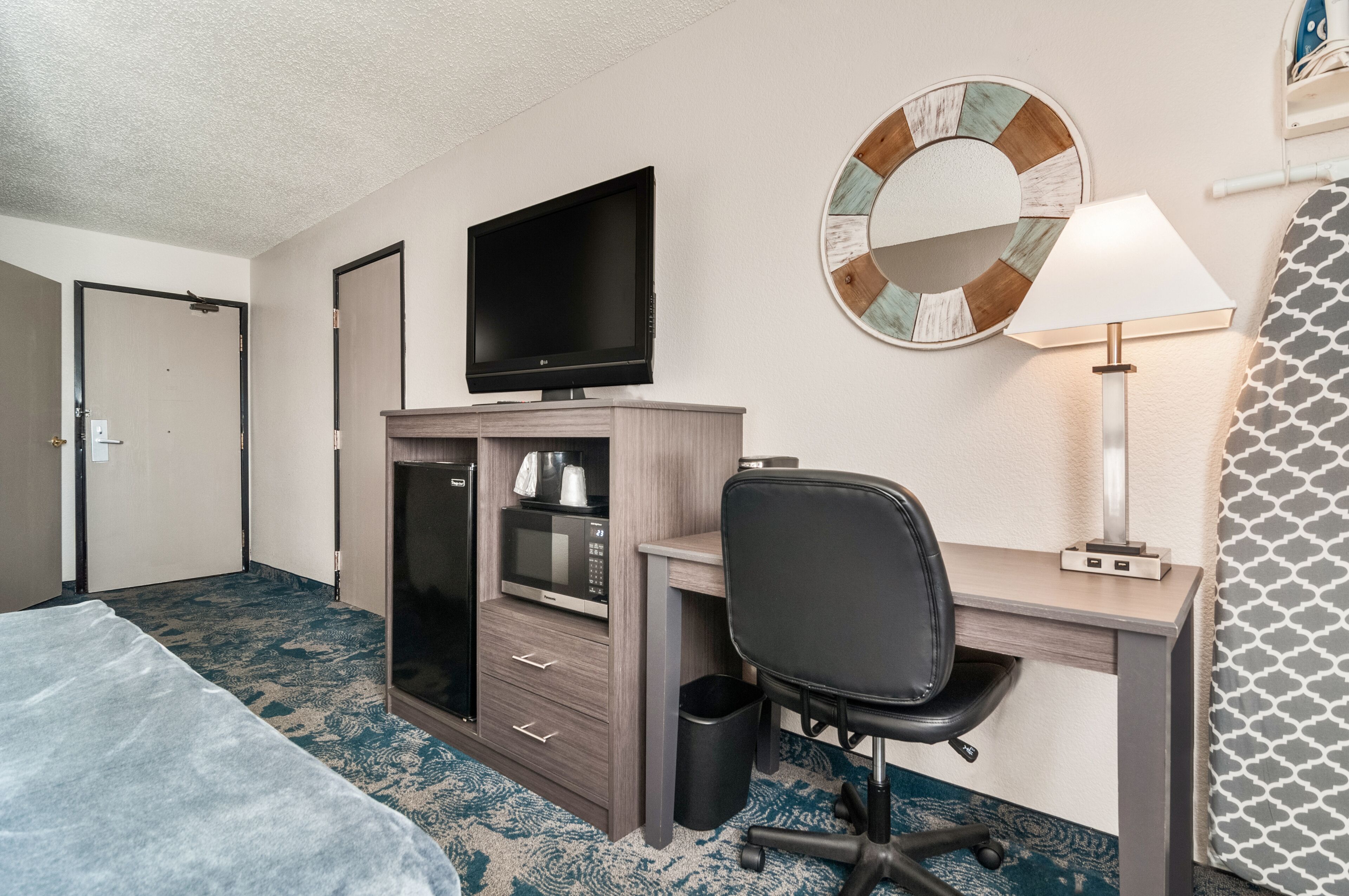 American Inn & Suites Romulus DTW