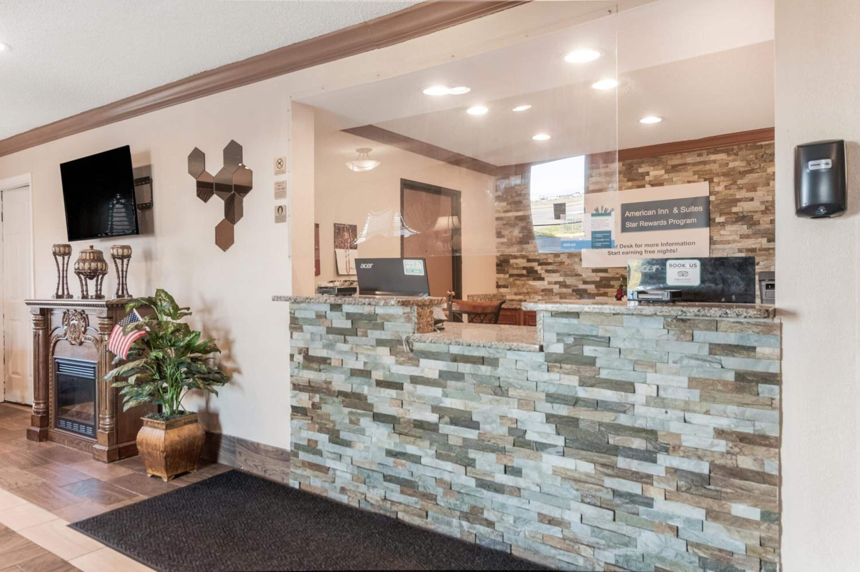 American Inn & Suites Romulus DTW