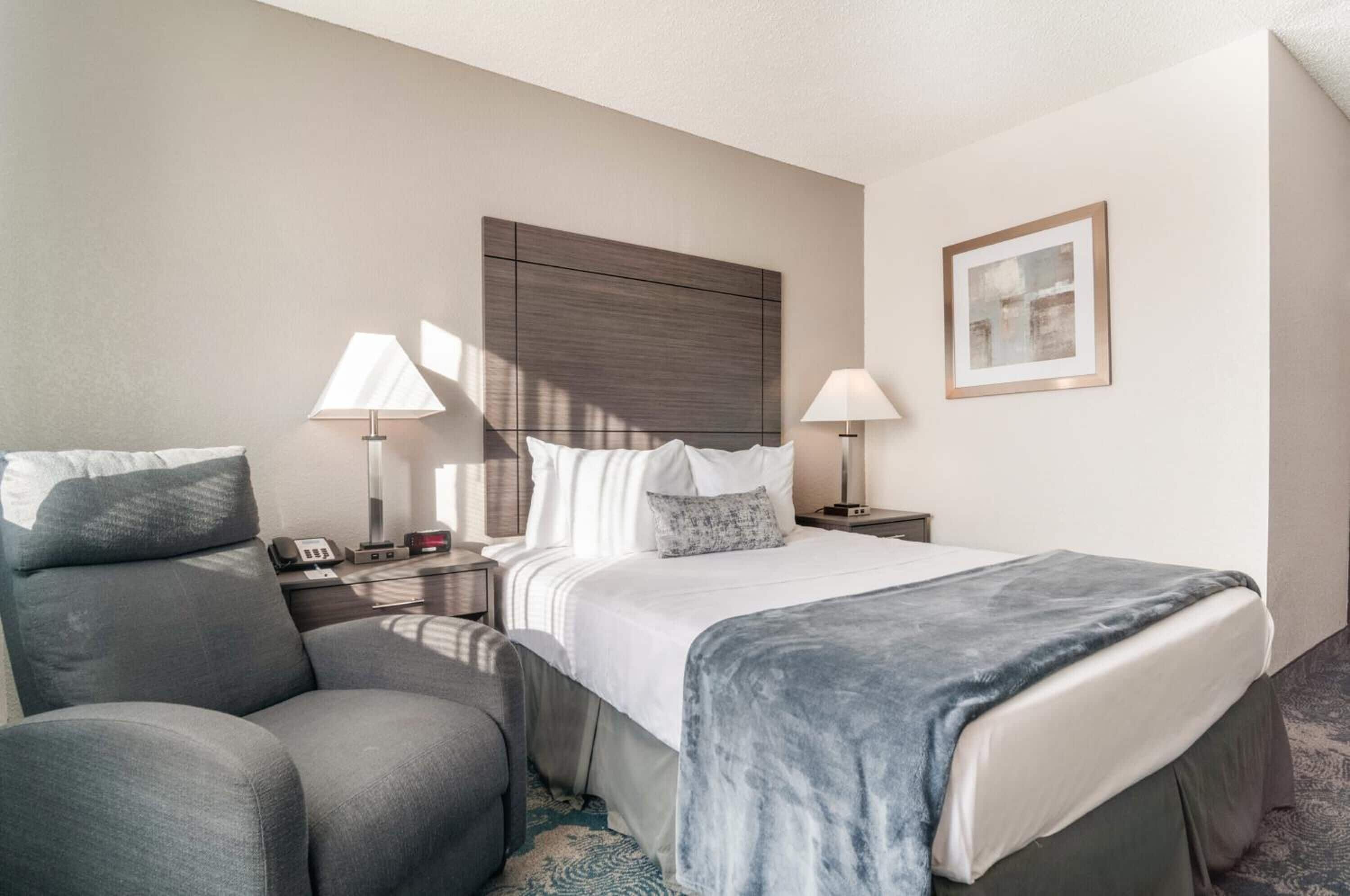 American Inn & Suites Romulus DTW