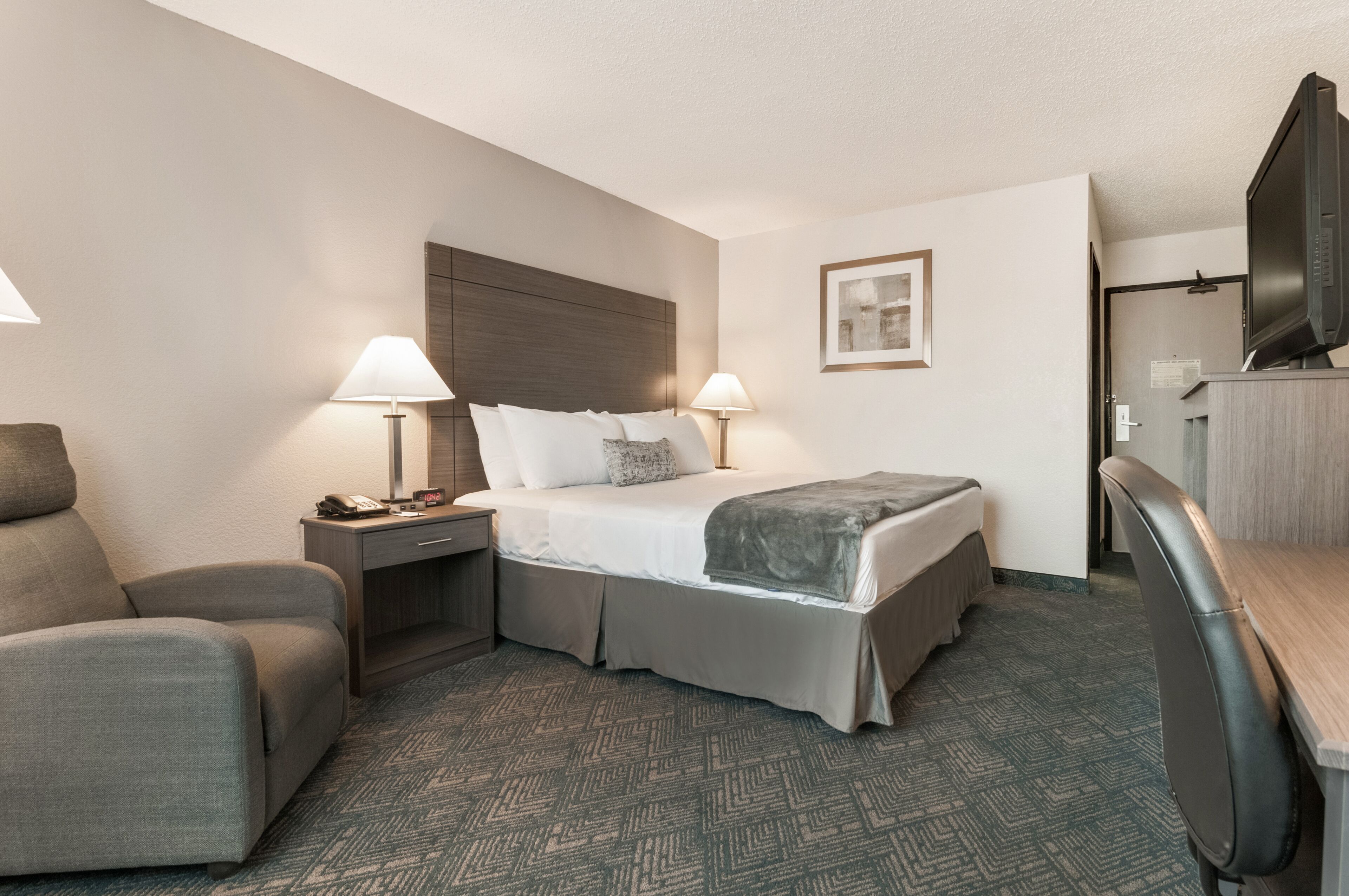 American Inn & Suites Romulus DTW