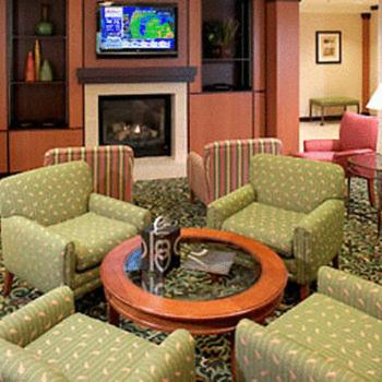 Fairfield Inn and Suites by Marriott Detroit Metropolitan Airport