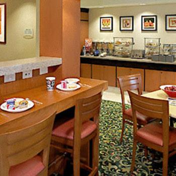 Fairfield Inn and Suites by Marriott Detroit Metropolitan Airport