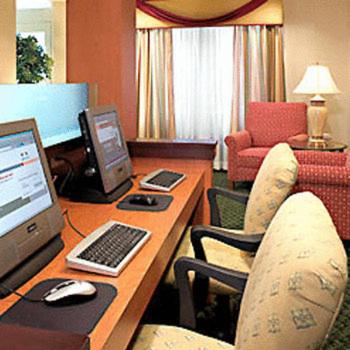 Fairfield Inn and Suites by Marriott Detroit Metropolitan Airport
