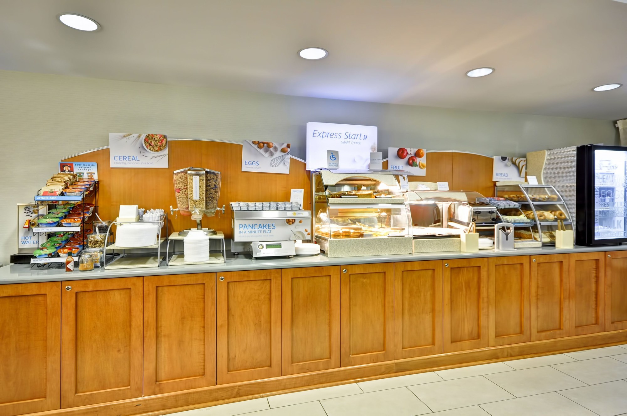 Holiday Inn Express Romulus / Detroit Airport