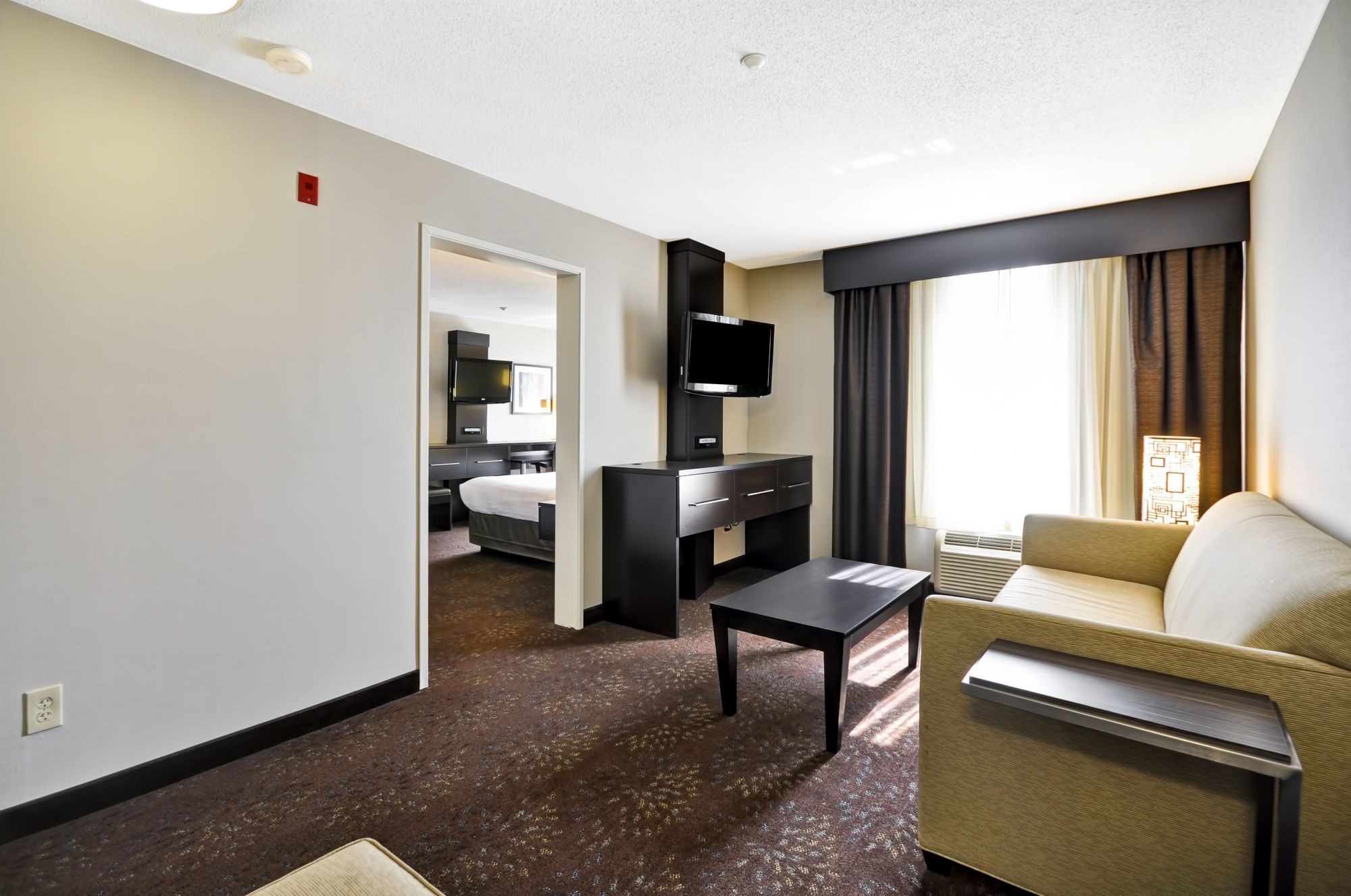 Holiday Inn Express Romulus / Detroit Airport