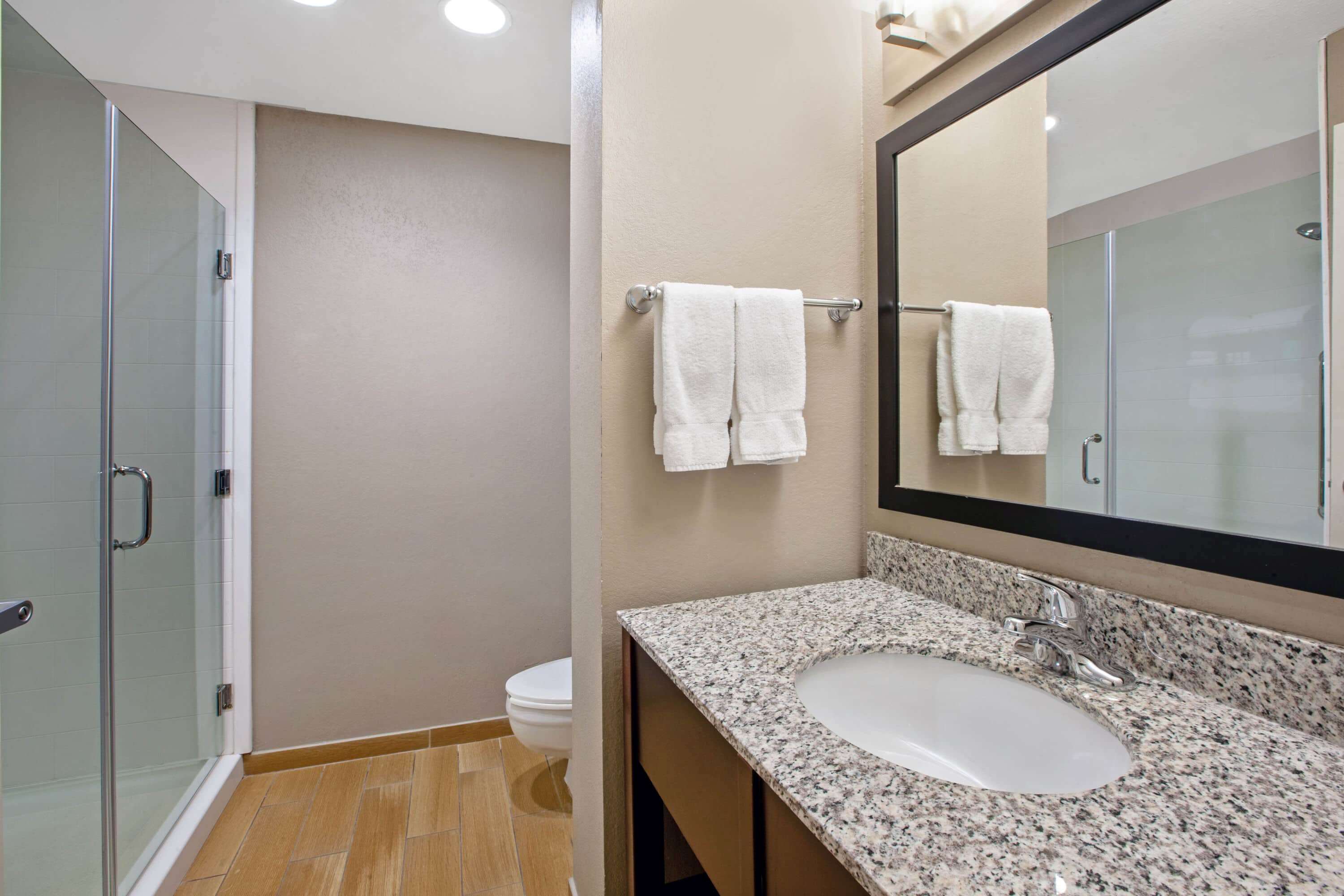 La Quinta Inn & Suites Detroit Metro Airport