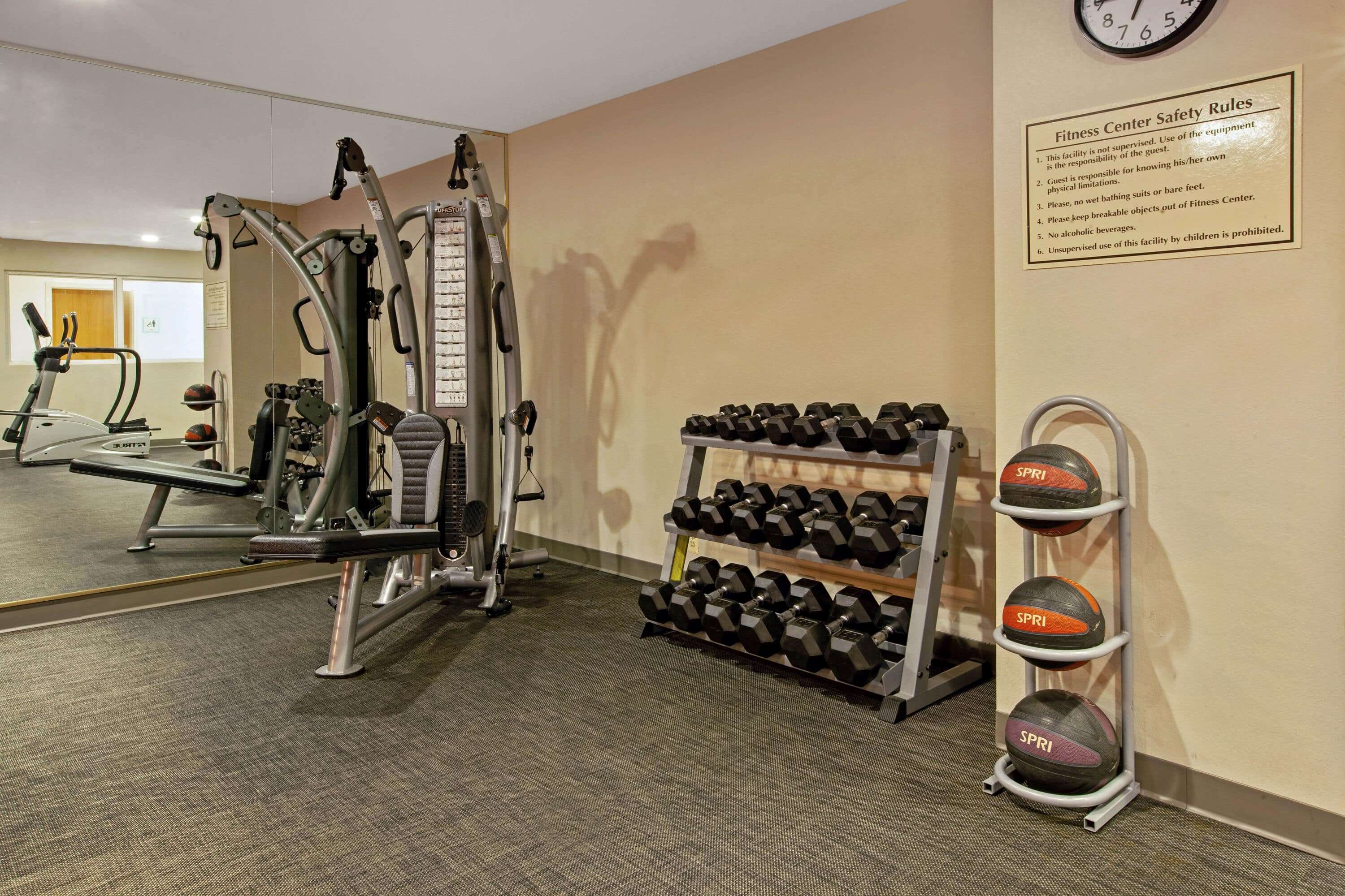 La Quinta Inn & Suites Detroit Metro Airport