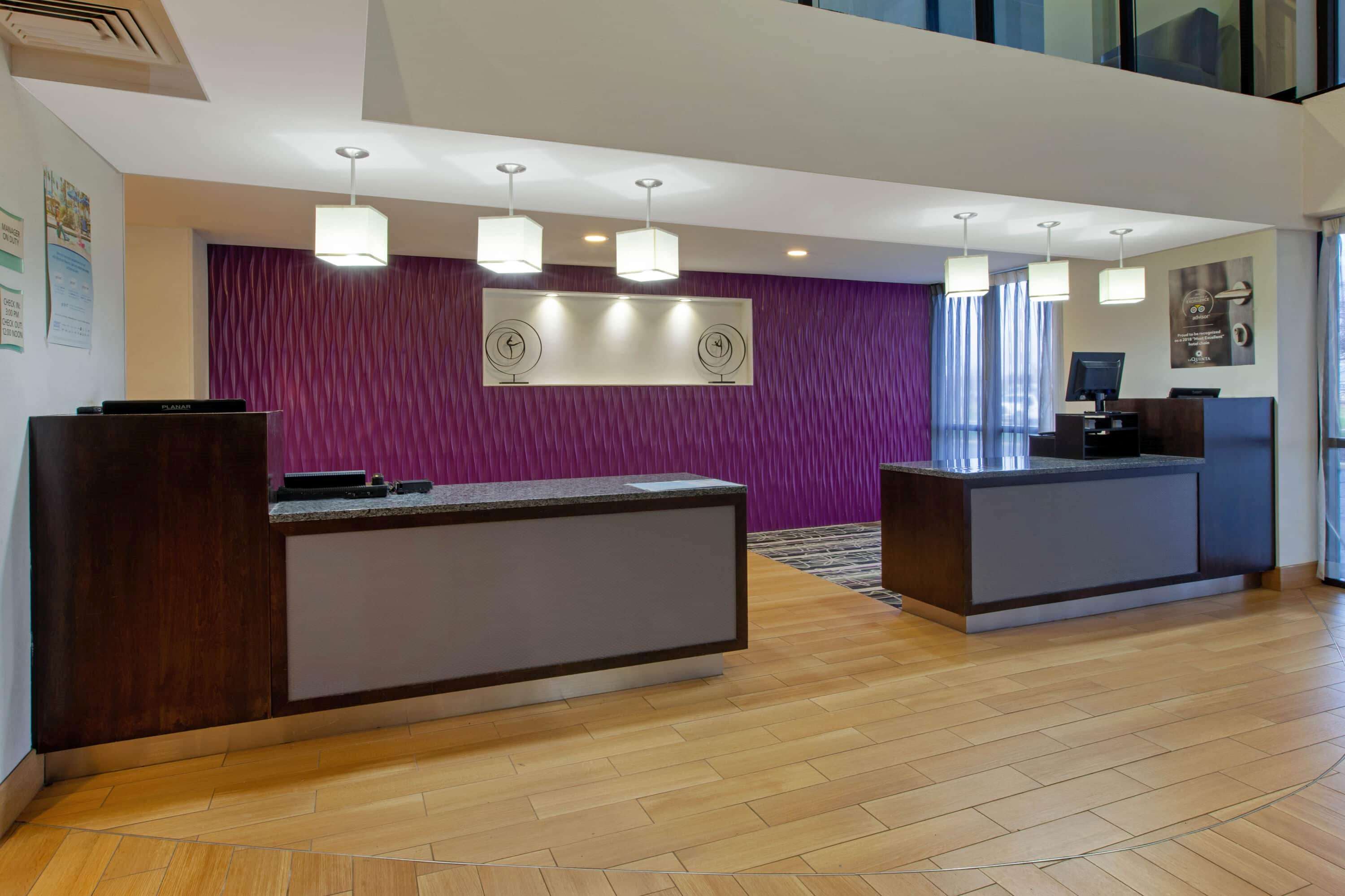 La Quinta Inn & Suites Detroit Metro Airport