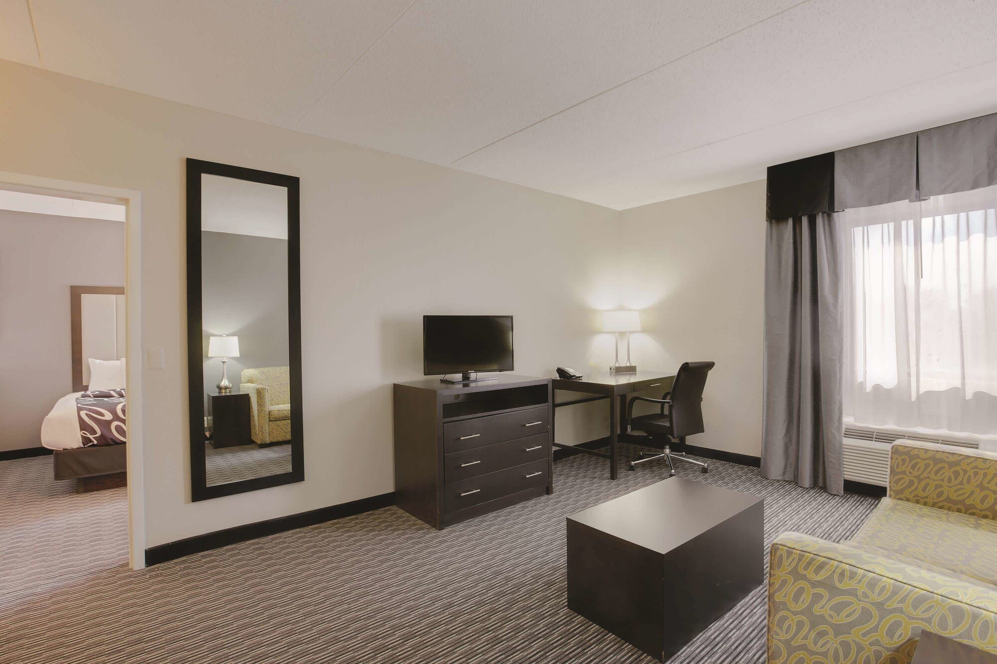La Quinta Inn & Suites Detroit Metro Airport