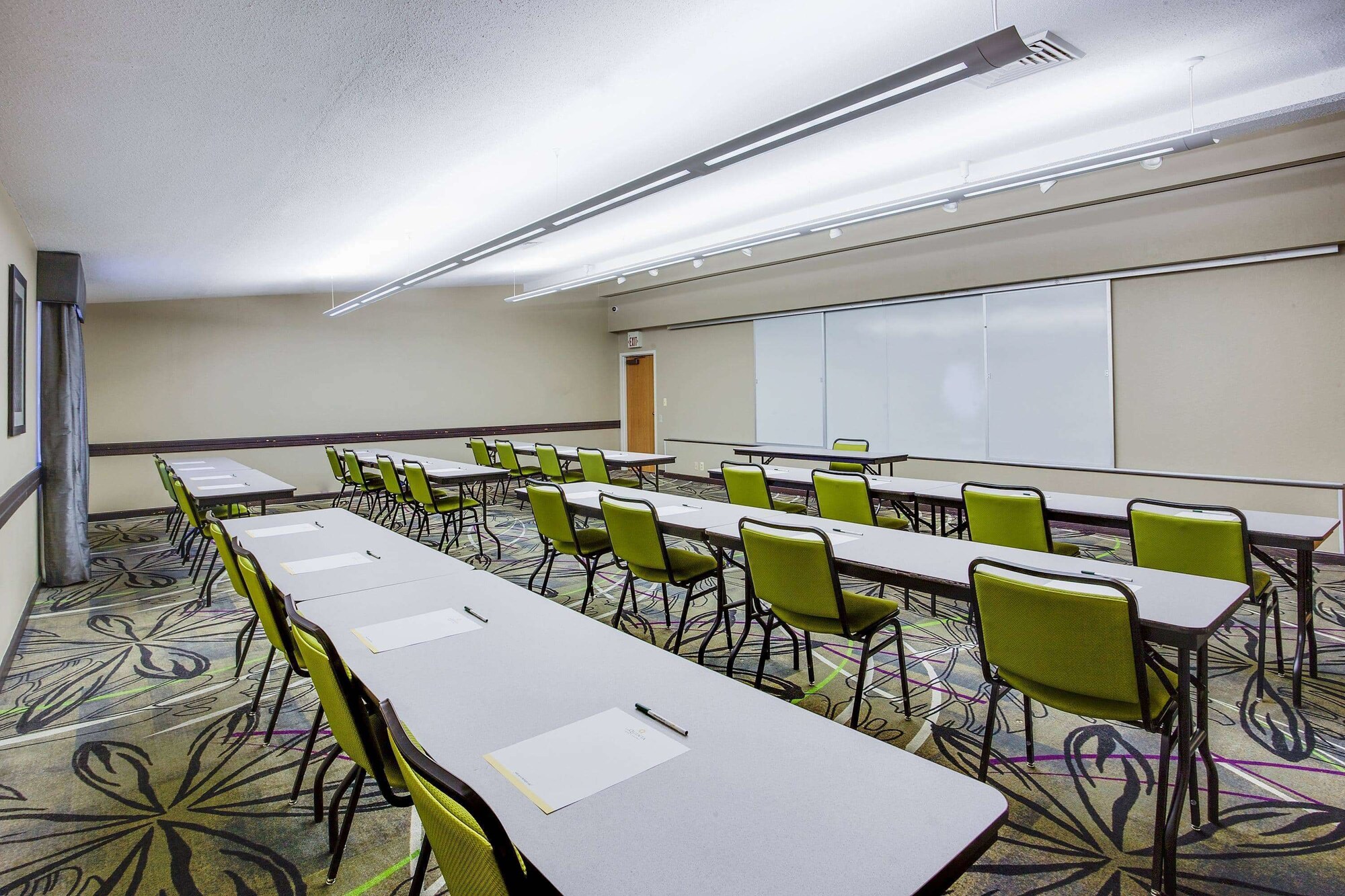 La Quinta Inn & Suites Detroit Metro Airport