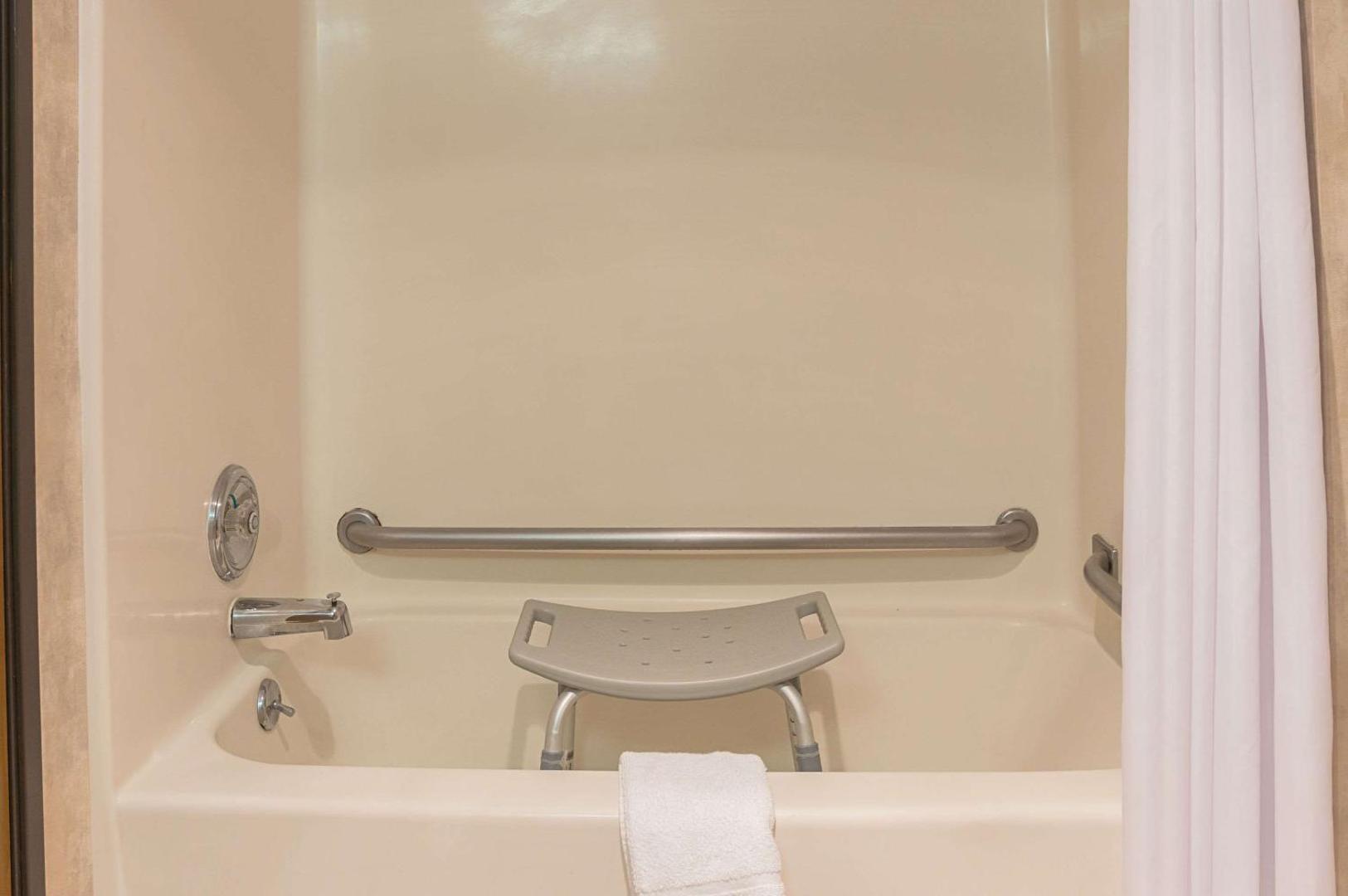 Quality Inn & Suites