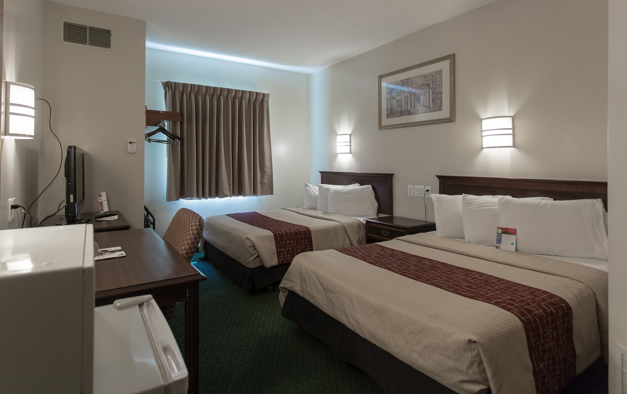 Travelodge by Wyndham Romulus Detroit Airport