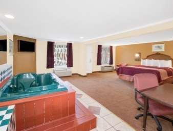 Rodeway Inn & Suites