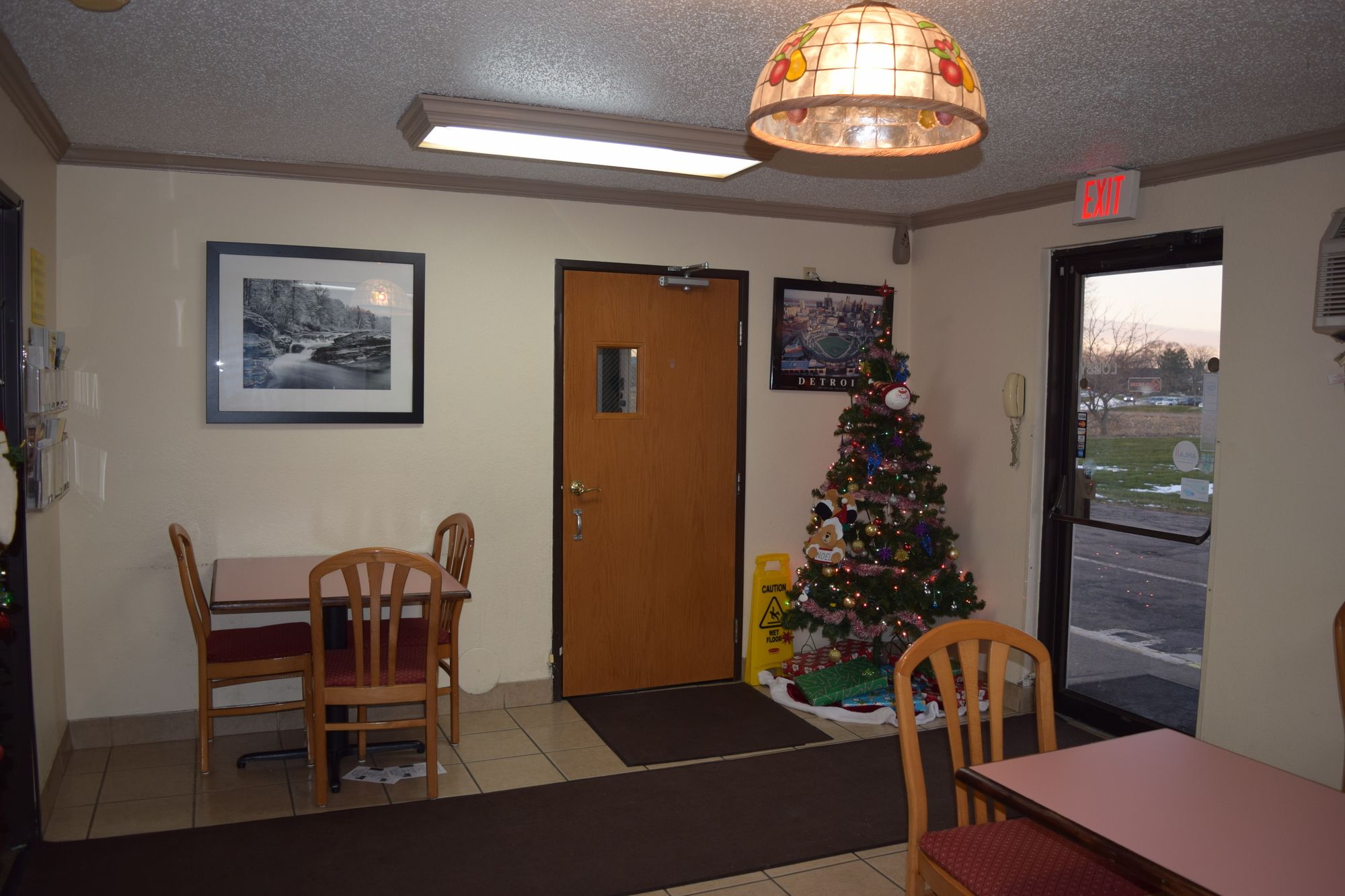 Super 8 by Wyndham Saginaw