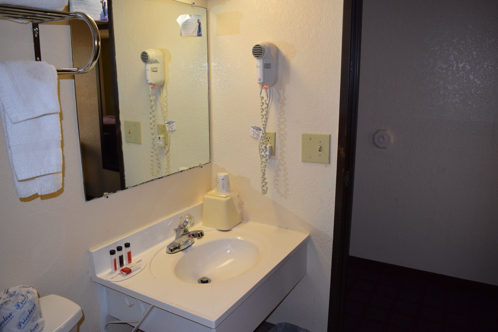 Super 8 by Wyndham Saginaw