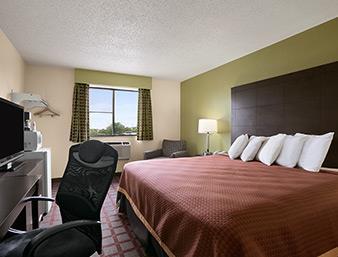Super 8 by Wyndham Saginaw
