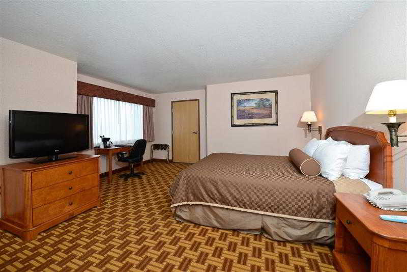 Best Western Harbour Pointe Lakefront