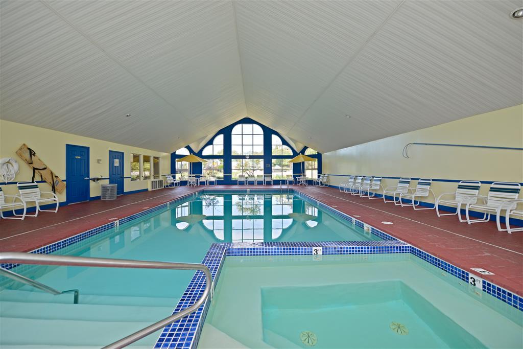 Best Western Harbour Pointe Lakefront