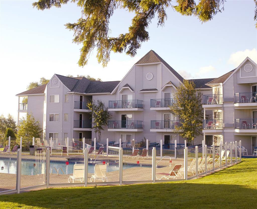 Best Western Harbour Pointe Lakefront