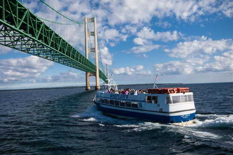 Best Western Harbour Pointe Lakefront