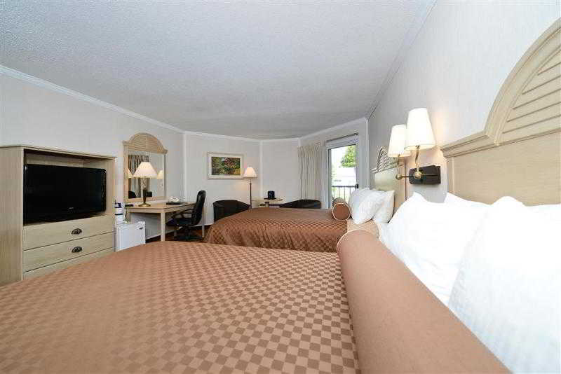 Best Western Harbour Pointe Lakefront